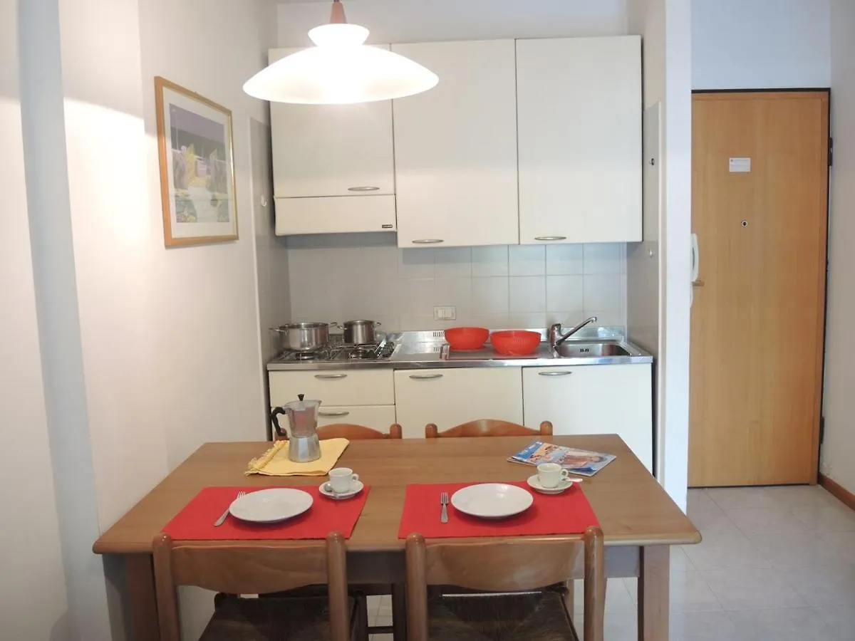 Flat In Residence With Swimming Pool And Balcony Bibione 0*,