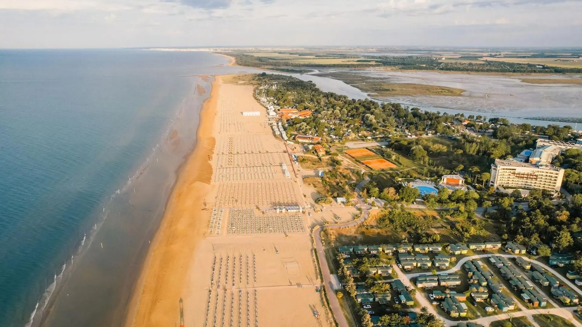 Flat In Residence With Swimming Pool And Balcony Bibione 0*,  Italy